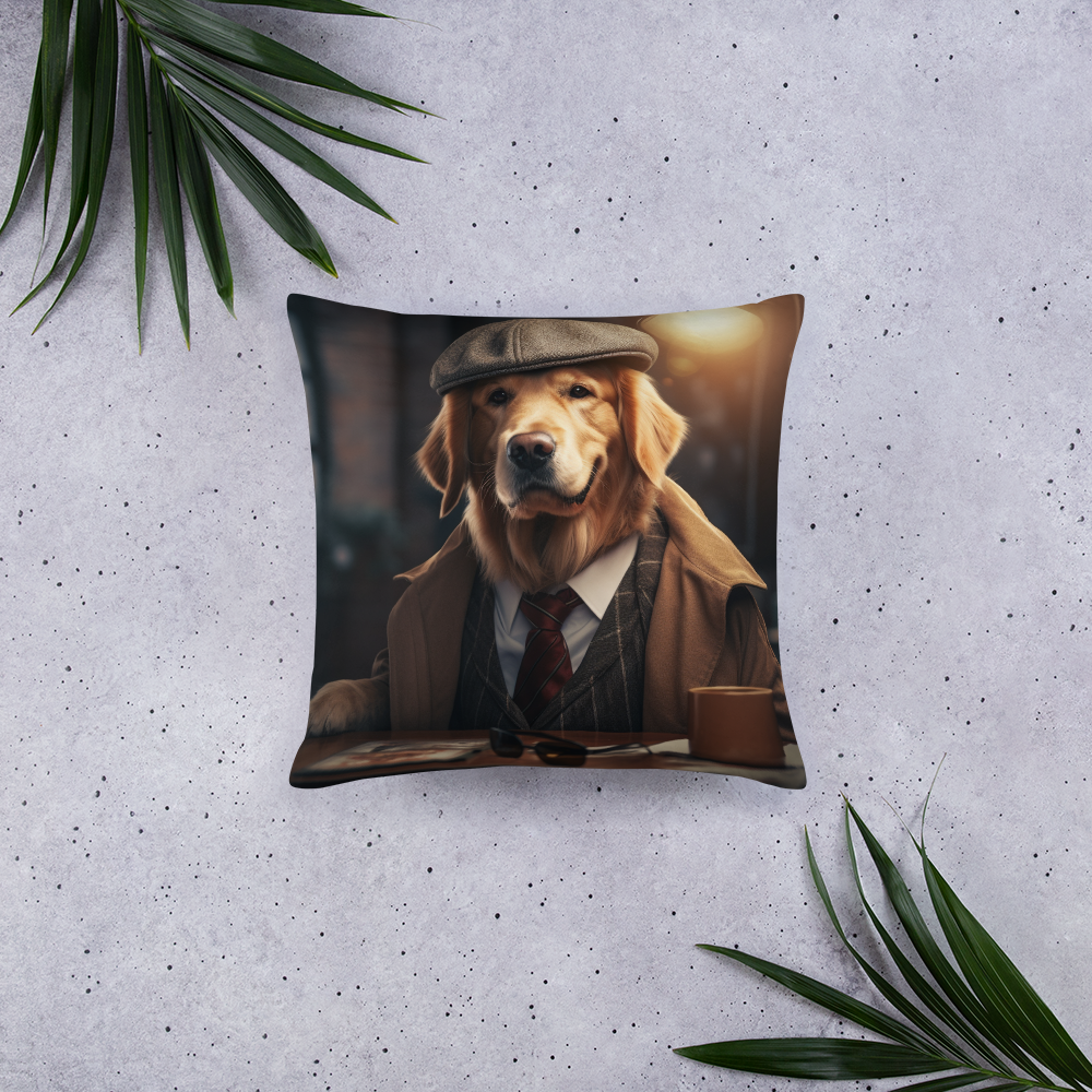 Golden Retriever Detective Basic Pillow