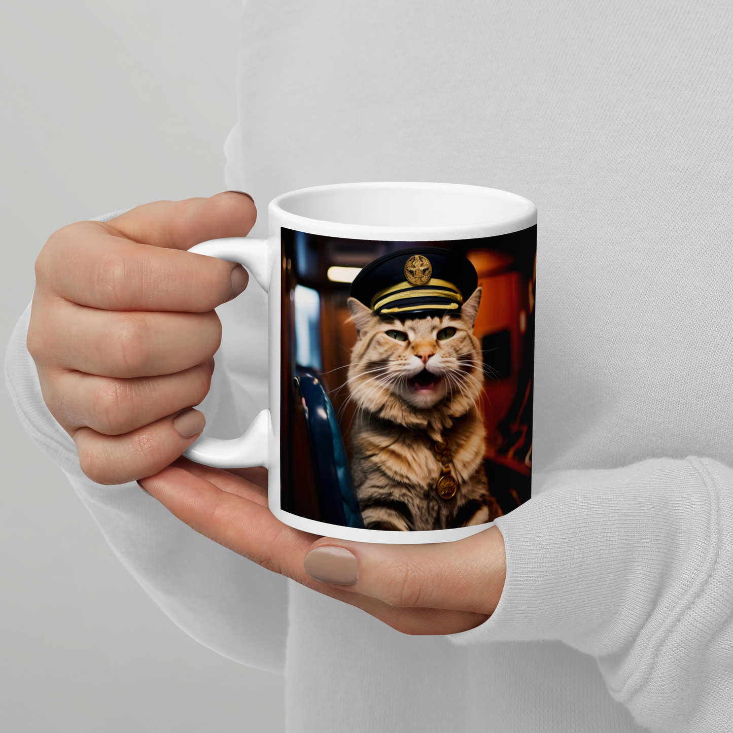 Maine Coon CruiseShipCaptain White glossy mug